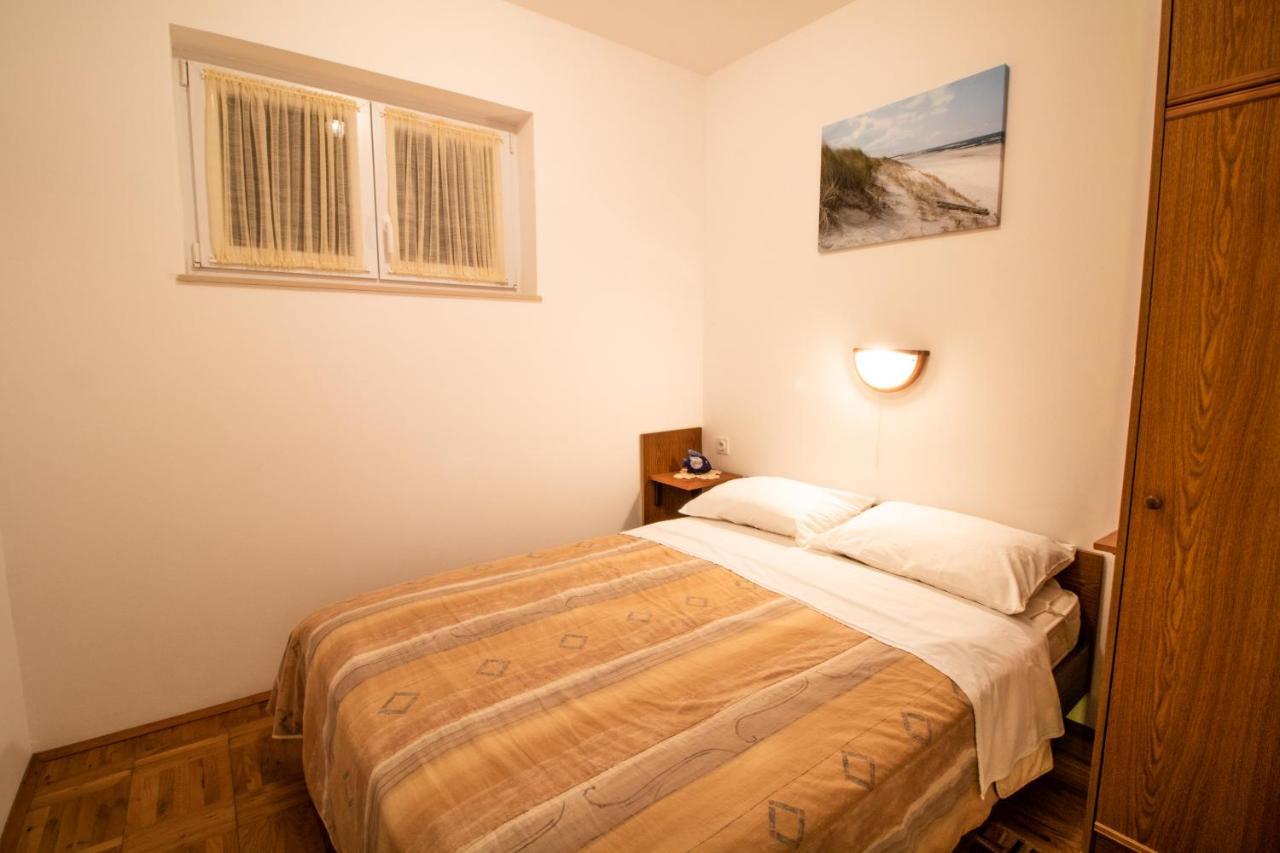 Apartment Mario With Terrace And Sea View Baska  Exterior photo